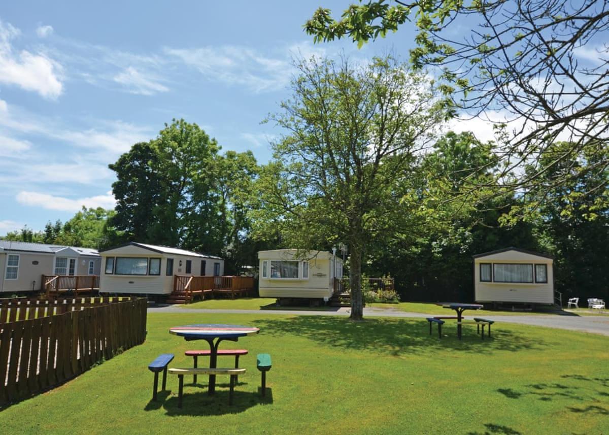 Noble Court Holiday Park Narberth Extérieur photo